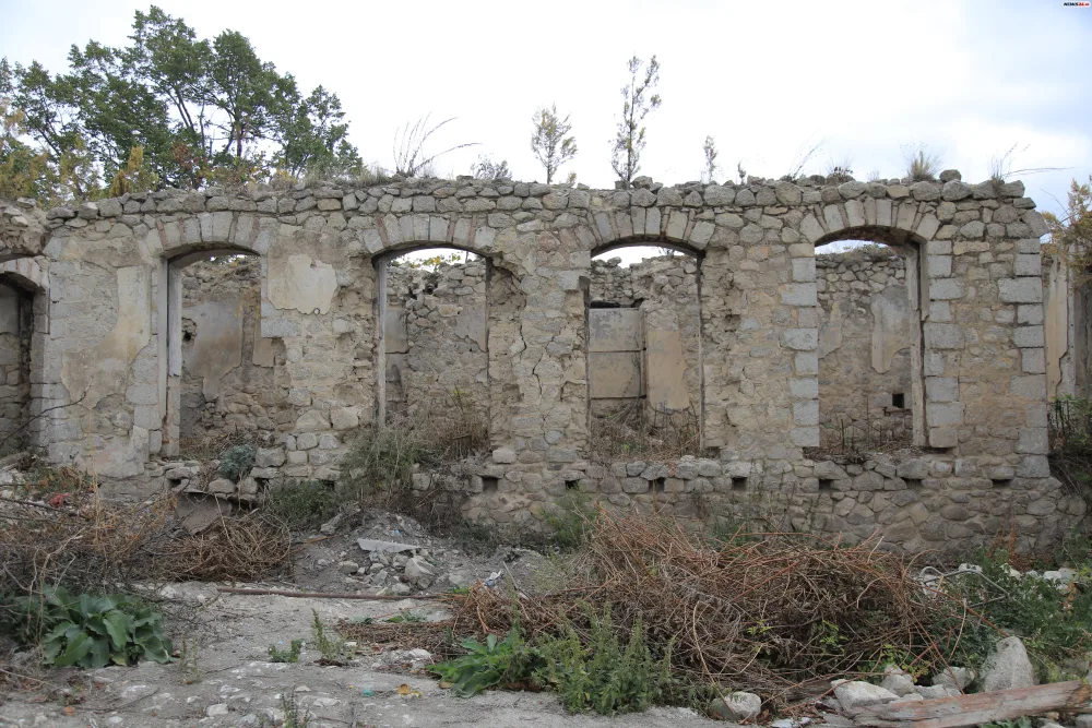 Üzeyir Hacıbəylinin dağılmış evindən - VİDEOREPORTAJ - Fotolar __NEWL____NEWL__