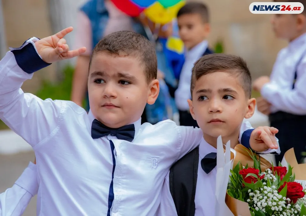 İlk dəfə məktəbdə - FOTOREPORTAJ