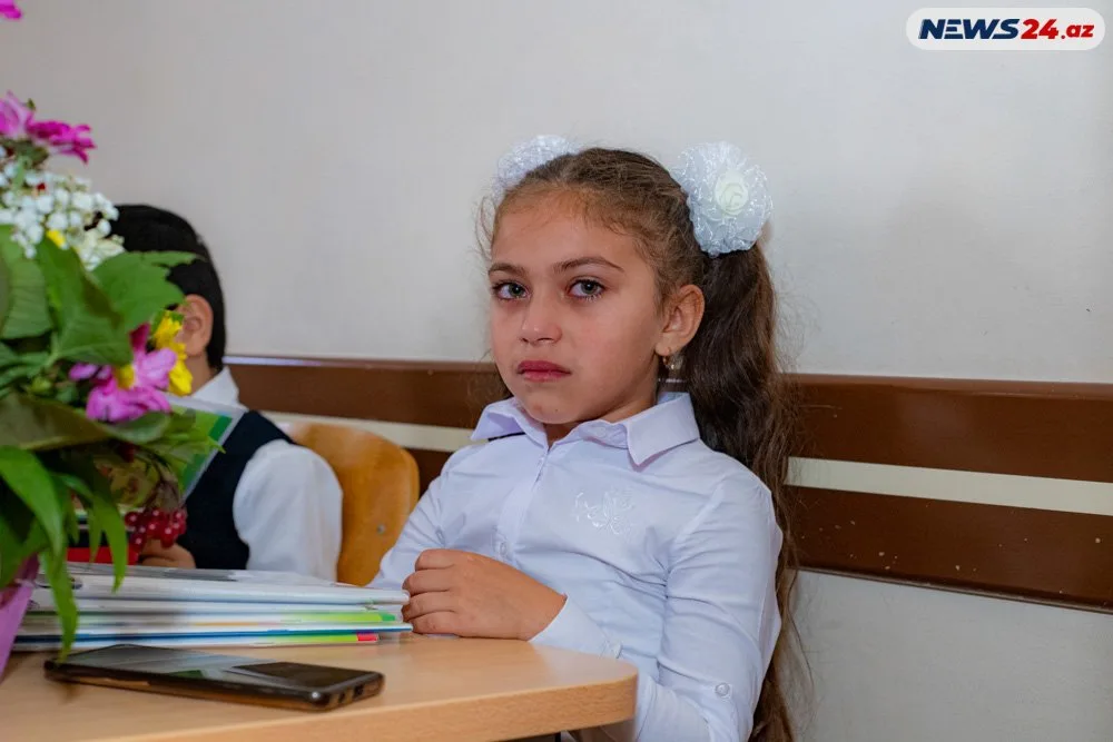 İlk dəfə məktəbdə - FOTOREPORTAJ