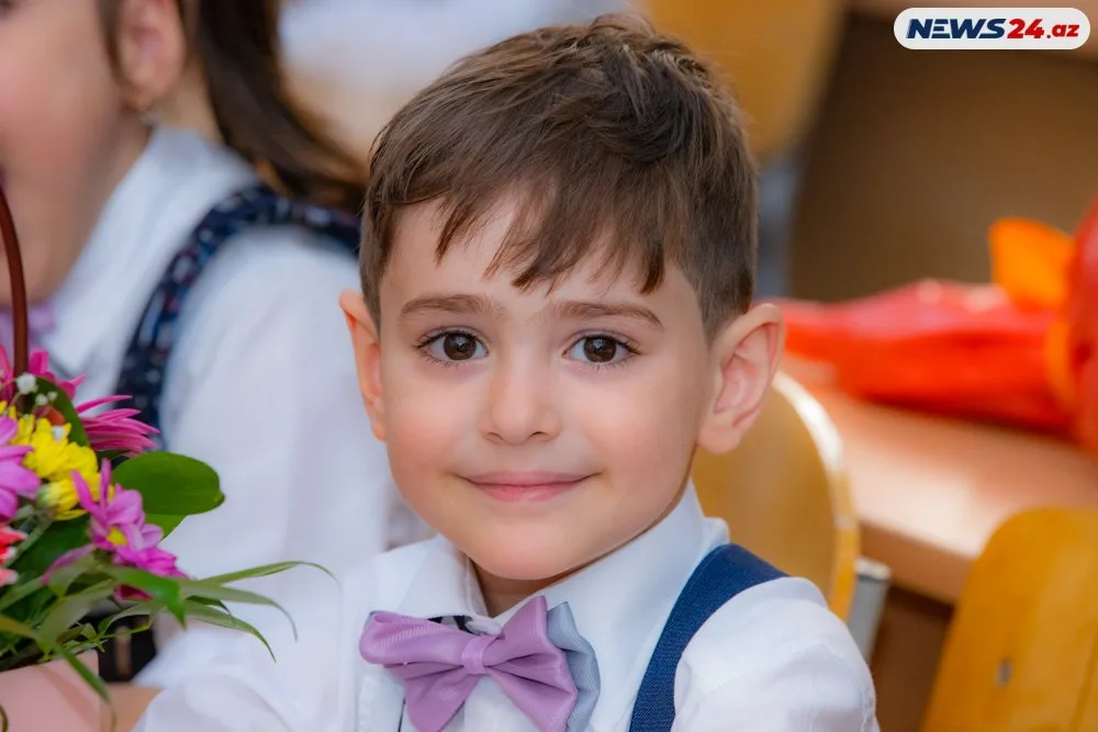 İlk dəfə məktəbdə - FOTOREPORTAJ