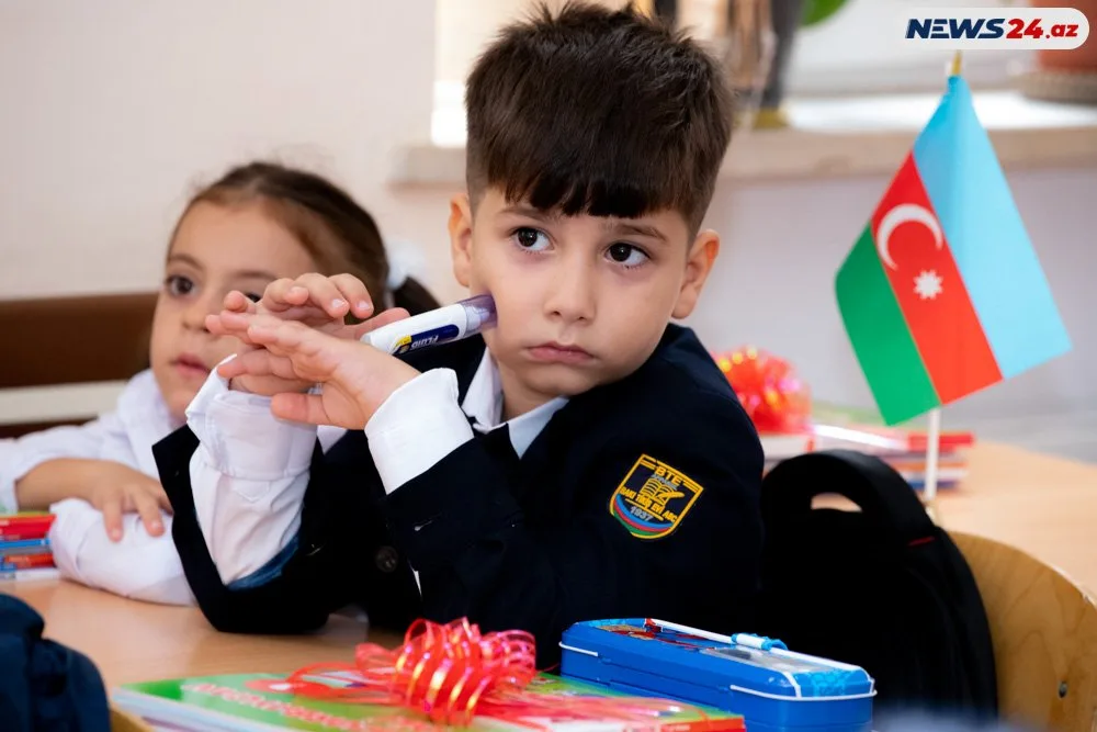 İlk dəfə məktəbdə - FOTOREPORTAJ