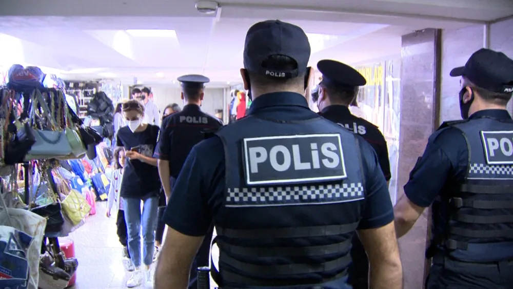 Keçidlərdəki ticarət obyektlərində reyd: - 20-yə yaxın şəxs cərimələndi - Foto/Video