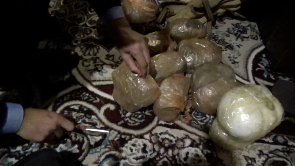 13 nəfərdən 27 kiloqram narkotik götürüldü - FOTO/VIDEO