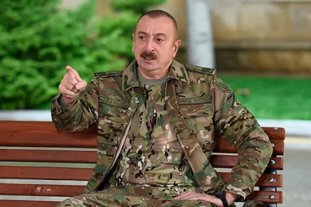 “Onların etdiyi hərbi baxımdan axmaqlıq idi”