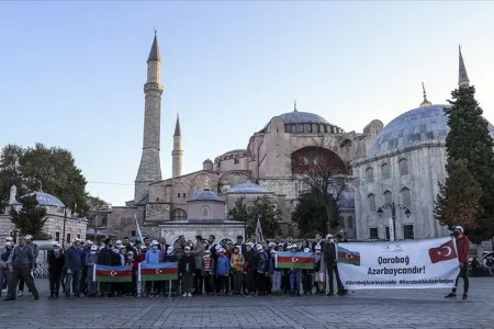 İstanbulda Vətən müharibəsi şəhidlərinin anım mərasimi keçirildi