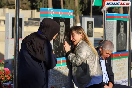 Fəxri Xiyaban Anım Günündə- - FOTOLAR