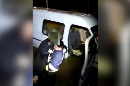 Yağışda köməksiz qalanlar belə xilas olundu - Video