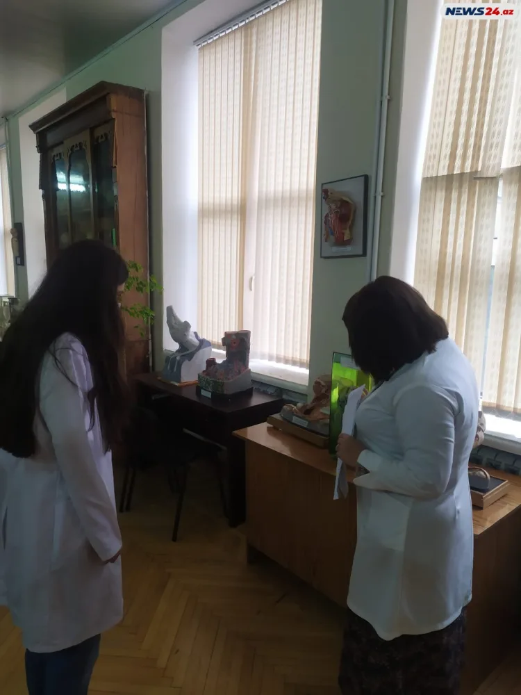 Polad Həşimovun qızı ilk dərs günü atasının məzarını - ZİYARƏT ETDİ - FOTO/VİDEO