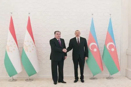 Azərbaycan Prezidenti Emoməli Rəhmonu ad günü münasibətilə təbrik etdi