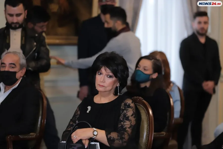 İncəsənət xadimlərinə mükafatlar təqdim edildi- - FOTOLAR - VİDEO - YENİLƏNDİ