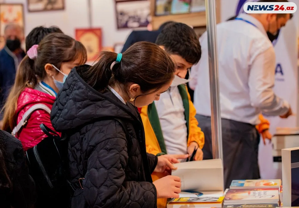 "Biz Qarabağa silahla yox, kitabla qayıdırıq" - KİTAB SƏRGİSİNDƏN FOTOLAR - YENİLƏNDİ