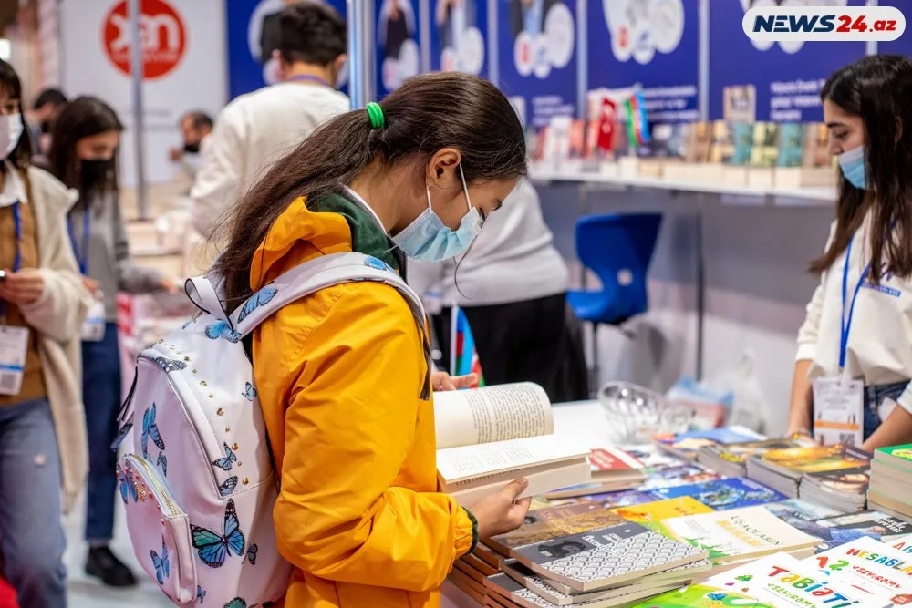 "Biz Qarabağa silahla yox, kitabla qayıdırıq" - KİTAB SƏRGİSİNDƏN FOTOLAR - YENİLƏNDİ