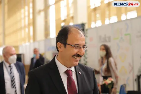 Cahit Bağçı Bakı Kitab Sərgisində - Fotolar