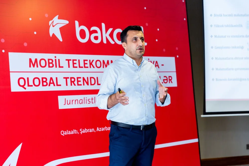 Bakcell jurnalistləri mobil telekommunikasiya sahəsinin son trend və yenilikləri ilə tanış etdi - Fotolar - Video