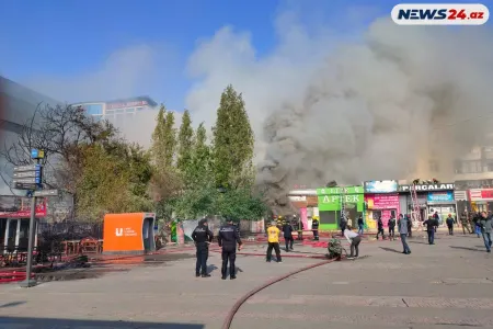 Nərimanovda yerləşən “Metro City” mağazasında DƏHŞƏTLİ YANĞIN - FOTOLAR