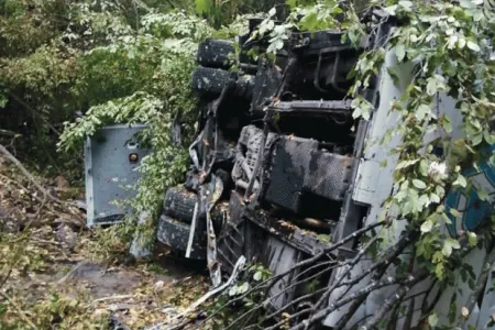 Türkiyədə sərnişin avtobusu uçuruma yuvarlandı- 2 nəfər öldü, 15-i yaralandı