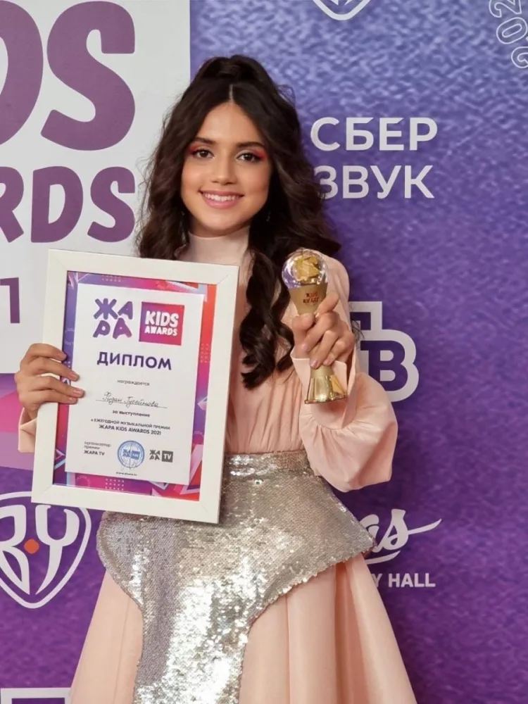 “Jara Kids Awards”da “İlin Mahnısı” mükafatının qalibi o oldu - FOTO/VIDEO