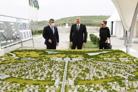 İlham Əliyev Füzulinin Dövlətyarlı kəndində “Ağıllı kənd”in - TƏMƏLİNİ QOYDU
