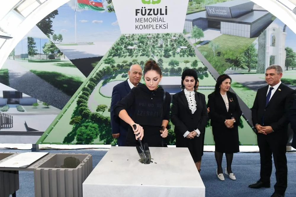 Füzuli Memorial Kompleksinin təməl daşı qoyuldu