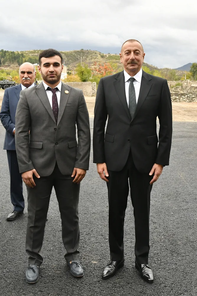 Prezident və birinci xanım Zəngilan ictimaiyyətinin nümayəndələri ilə görüşdülər - FOTOLAR