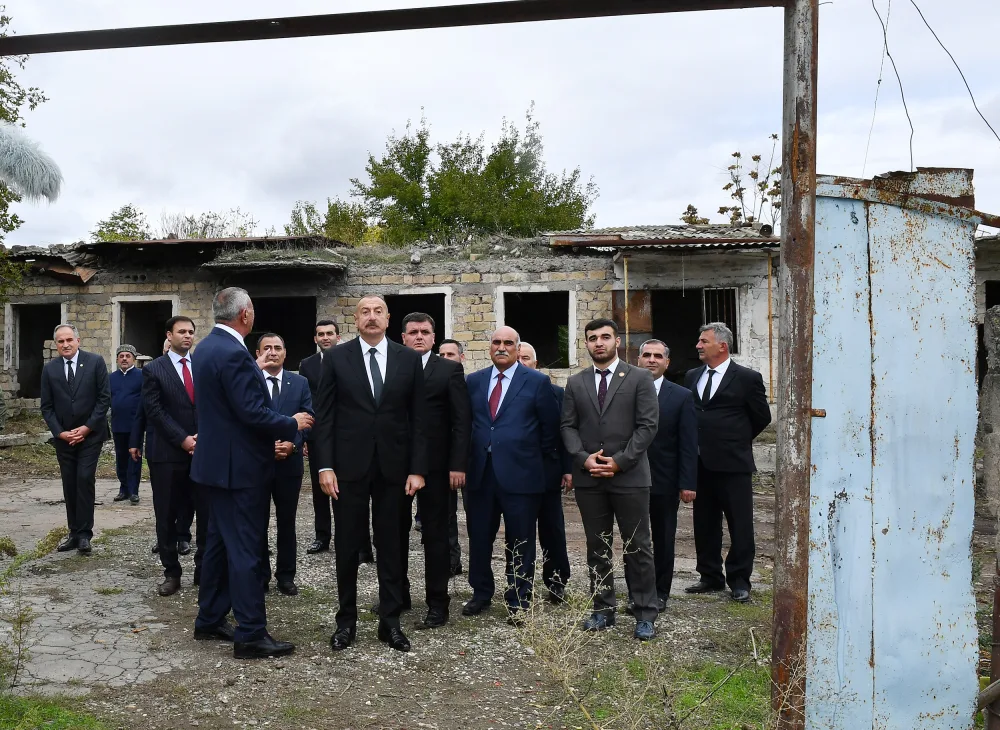 Prezident və birinci xanım Zəngilan ictimaiyyətinin nümayəndələri ilə görüşdülər - FOTOLAR