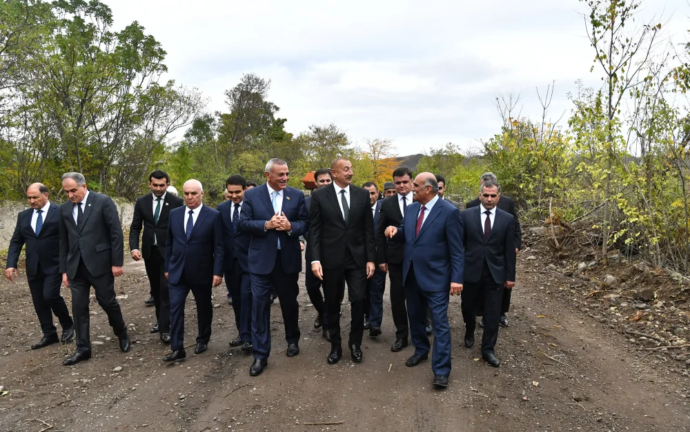 Prezident və birinci xanım Zəngilan ictimaiyyətinin nümayəndələri ilə görüşdülər - FOTOLAR