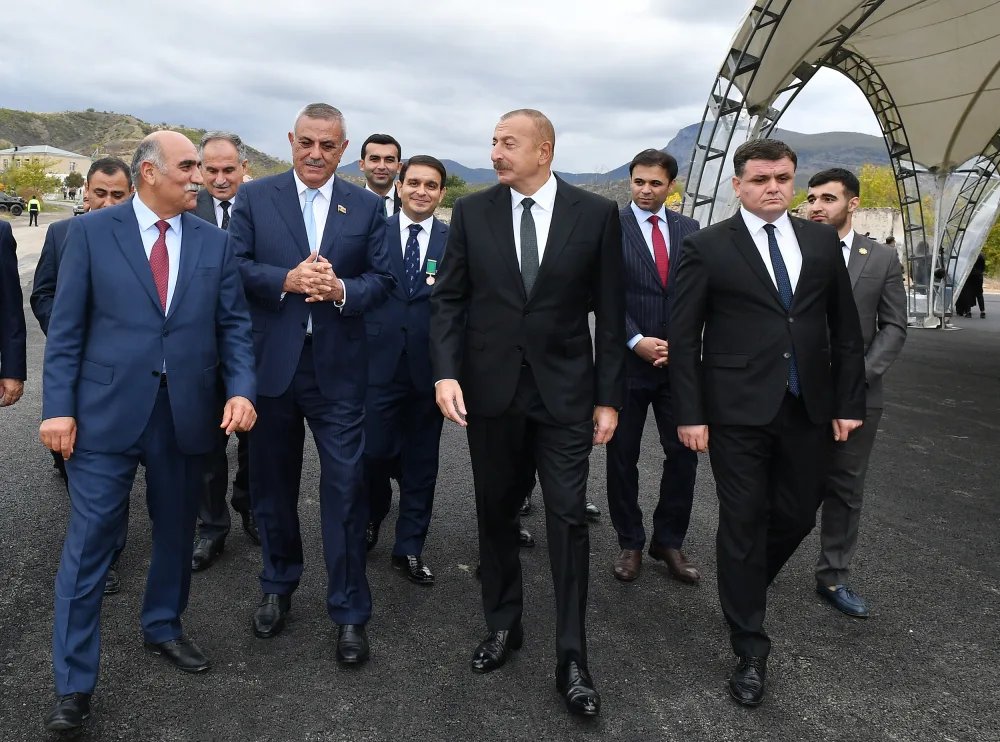 Prezident və birinci xanım Zəngilan ictimaiyyətinin nümayəndələri ilə görüşdülər - FOTOLAR