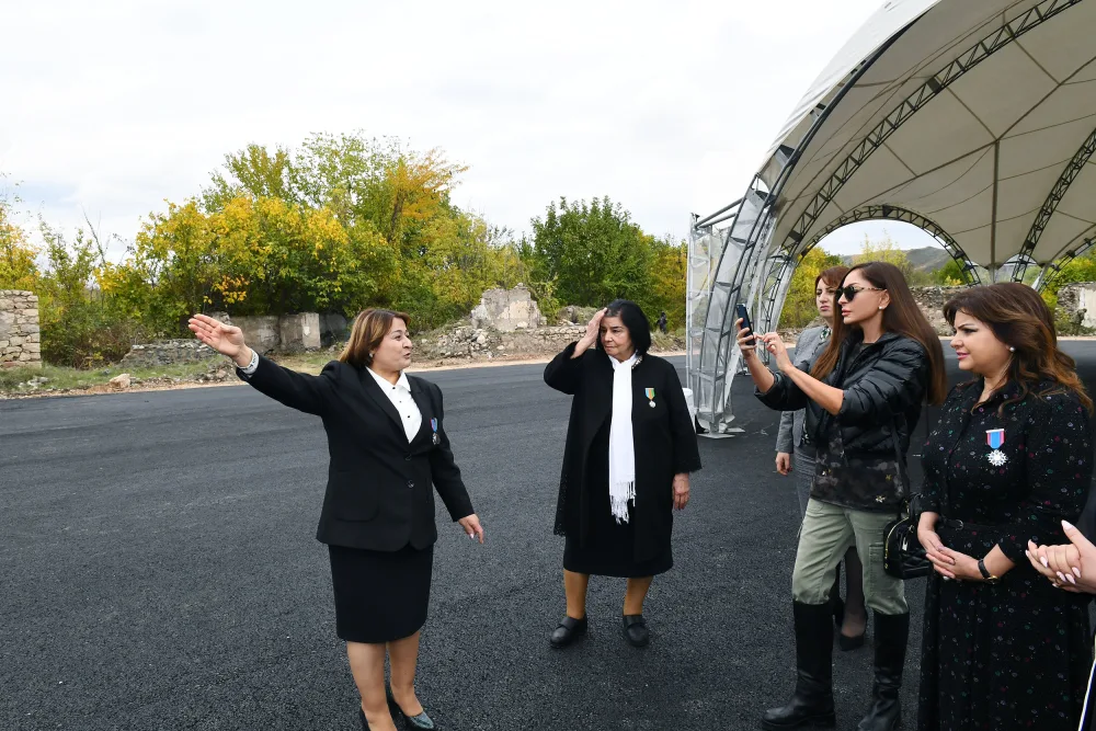 Prezident və birinci xanım Zəngilan ictimaiyyətinin nümayəndələri ilə görüşdülər - FOTOLAR