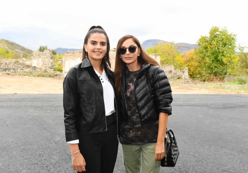 Prezident və birinci xanım Zəngilan ictimaiyyətinin nümayəndələri ilə görüşdülər - FOTOLAR