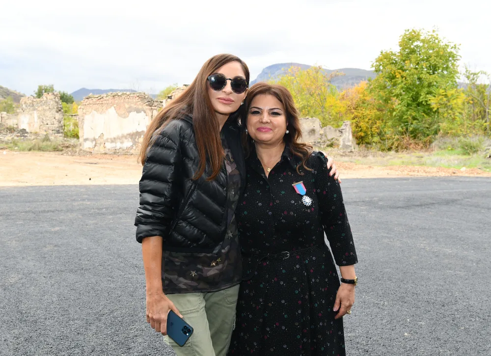 Prezident və birinci xanım Zəngilan ictimaiyyətinin nümayəndələri ilə görüşdülər - FOTOLAR