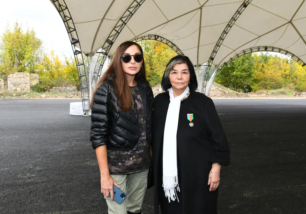 Prezident və birinci xanım Zəngilan ictimaiyyətinin nümayəndələri ilə görüşdülər - FOTOLAR