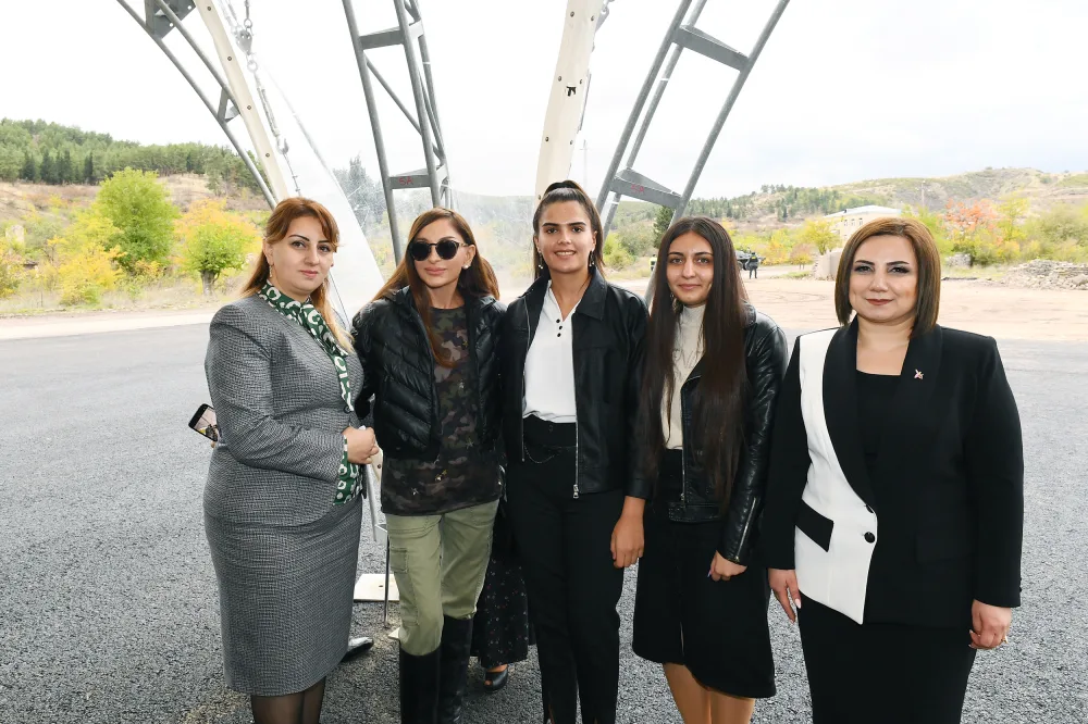 Prezident və birinci xanım Zəngilan ictimaiyyətinin nümayəndələri ilə görüşdülər - FOTOLAR