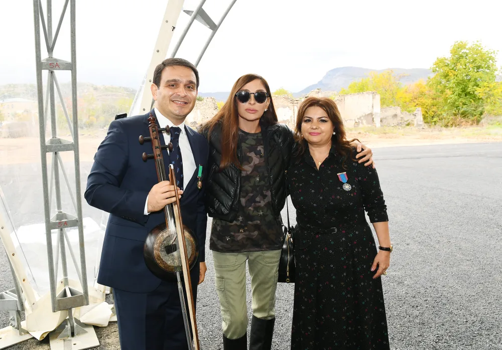 Prezident və birinci xanım Zəngilan ictimaiyyətinin nümayəndələri ilə görüşdülər - FOTOLAR