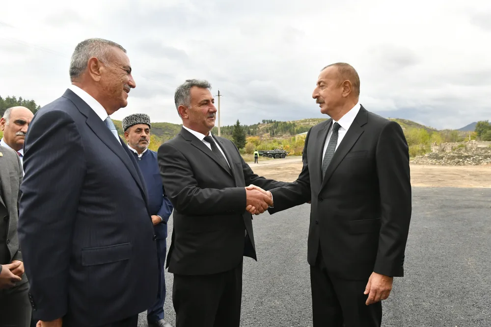 Prezident və birinci xanım Zəngilan ictimaiyyətinin nümayəndələri ilə görüşdülər - FOTOLAR