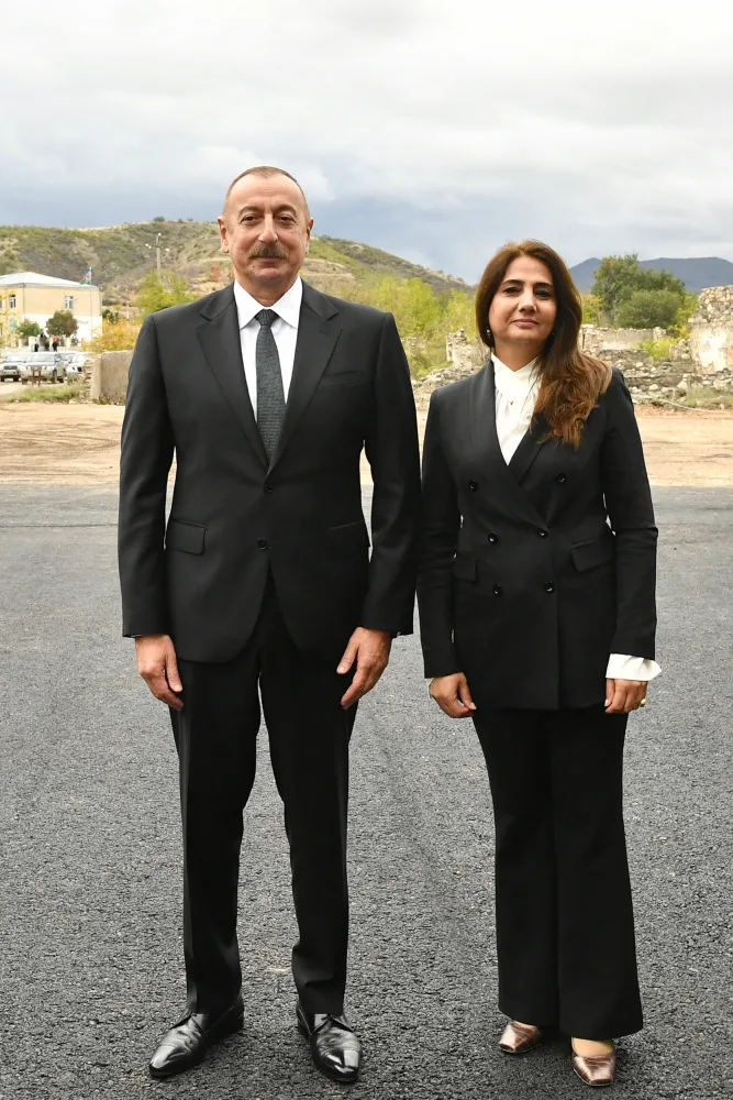 Prezident və birinci xanım Zəngilan ictimaiyyətinin nümayəndələri ilə görüşdülər - FOTOLAR