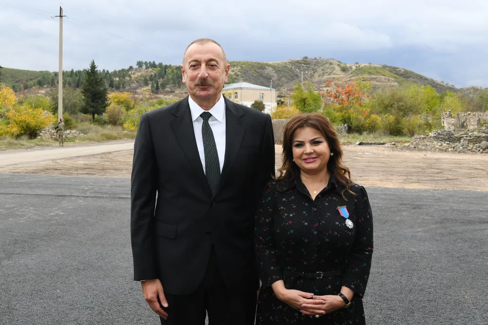 Prezident və birinci xanım Zəngilan ictimaiyyətinin nümayəndələri ilə görüşdülər - FOTOLAR