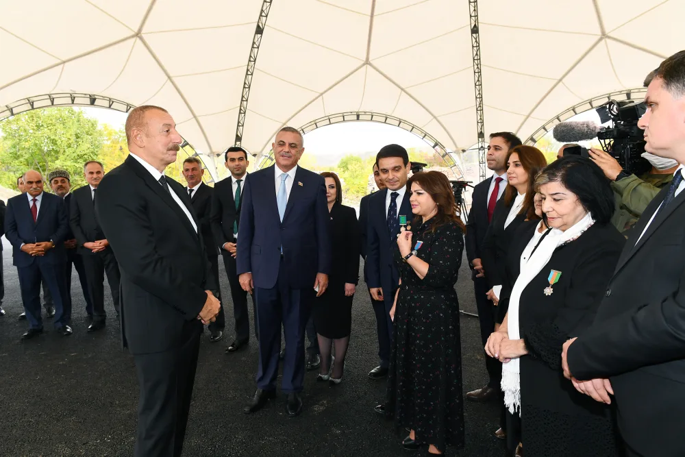 Prezident və birinci xanım Zəngilan ictimaiyyətinin nümayəndələri ilə görüşdülər - FOTOLAR