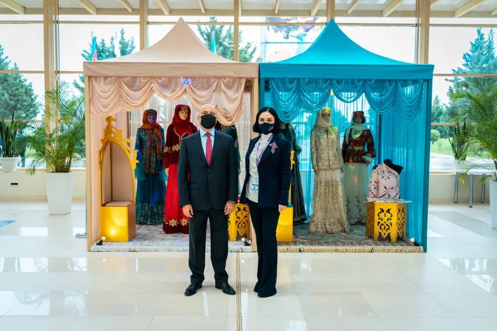 "Qarabağ" Milli Geyim Kolleksiyası beynəlxalq sərgidə təqdim olundu - FOTO