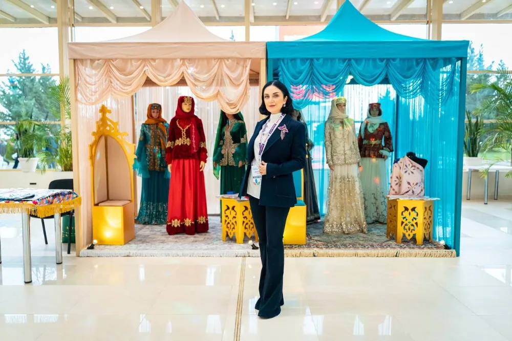 "Qarabağ" Milli Geyim Kolleksiyası beynəlxalq sərgidə təqdim olundu - FOTO