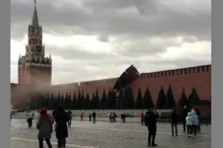 Moskvada, qasırğa Kremlin divarına zərər vurdu