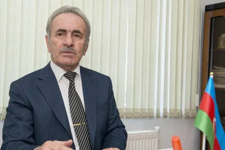 Sənət yoldaşları Canəli Əkbərovla vidalaşırlar- - FOTOLAR