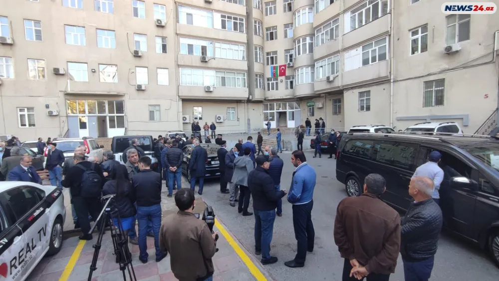 Canəli Əkbərov dəfn olundu - YENİLƏNDİ - FOTOLAR