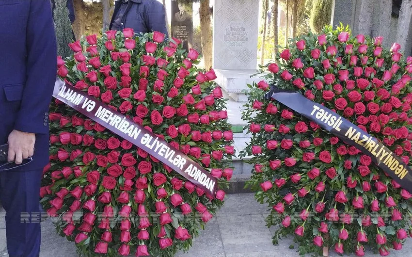 Prezident və birinci xanım Canəli Əkbərovun dəfn mərasiminə əklil göndərdi