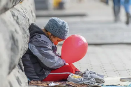 Bakıda dilənçilik edən uşaq İNANILMAZ FAKTLARI açıqladı: - HƏR GÜN 100 MANAT VERİRDİM