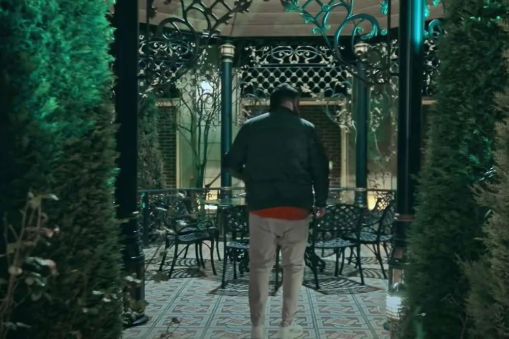 Manaf milyonluq villasını serial üçün icarəyə verdi