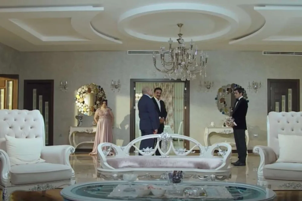 Manaf milyonluq villasını serial üçün icarəyə verdi