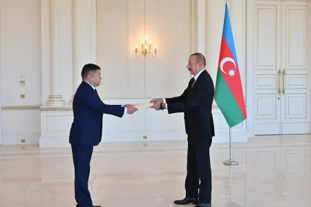 İlham Əliyev Qırğız Respublikasının yeni səfirinin etimadnaməsini qəbul etdi - YENİLƏNDİ