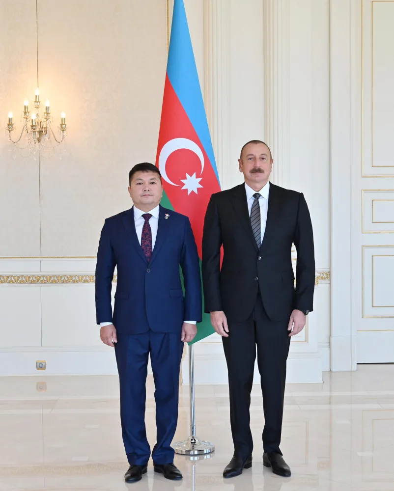 İlham Əliyev Qırğız Respublikasının yeni səfirinin etimadnaməsini qəbul etdi - YENİLƏNDİ