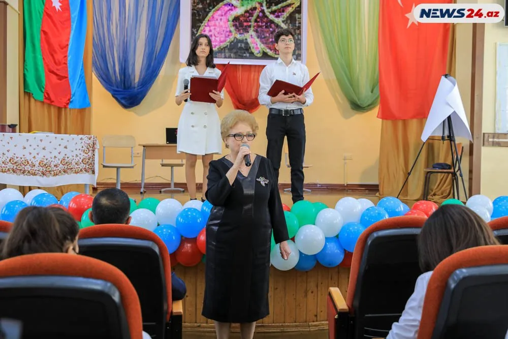 “Biz 44 günə 30 illik ALIN LƏKƏMİZİ TƏMİZLƏDİK” – 160 saylı Klassik Gimnaziyada - ZƏFƏR TƏNTƏNƏSİ