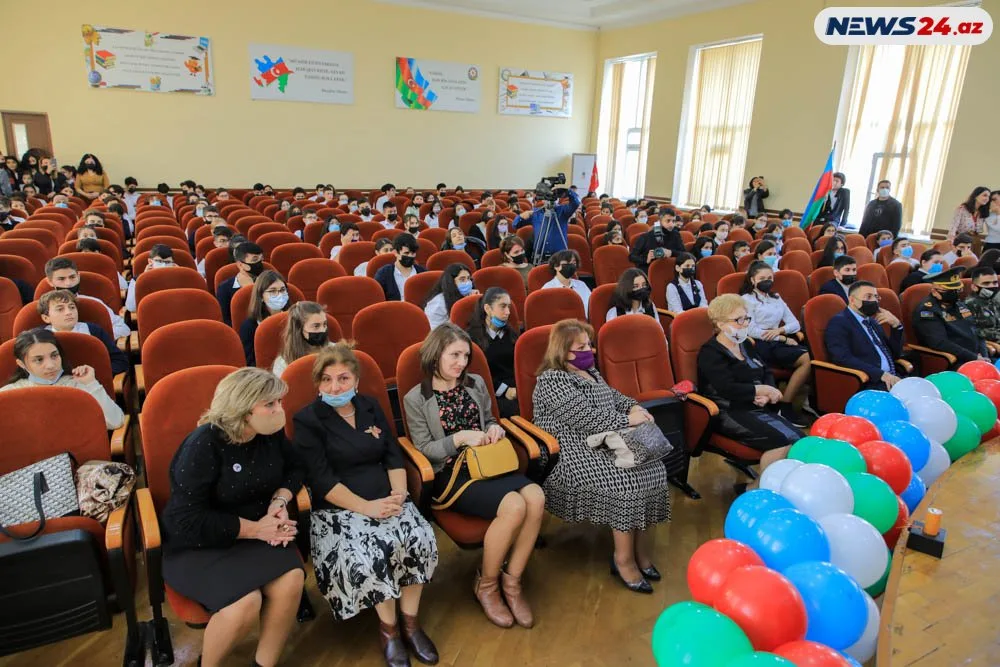 “Biz 44 günə 30 illik ALIN LƏKƏMİZİ TƏMİZLƏDİK” – 160 saylı Klassik Gimnaziyada - ZƏFƏR TƏNTƏNƏSİ